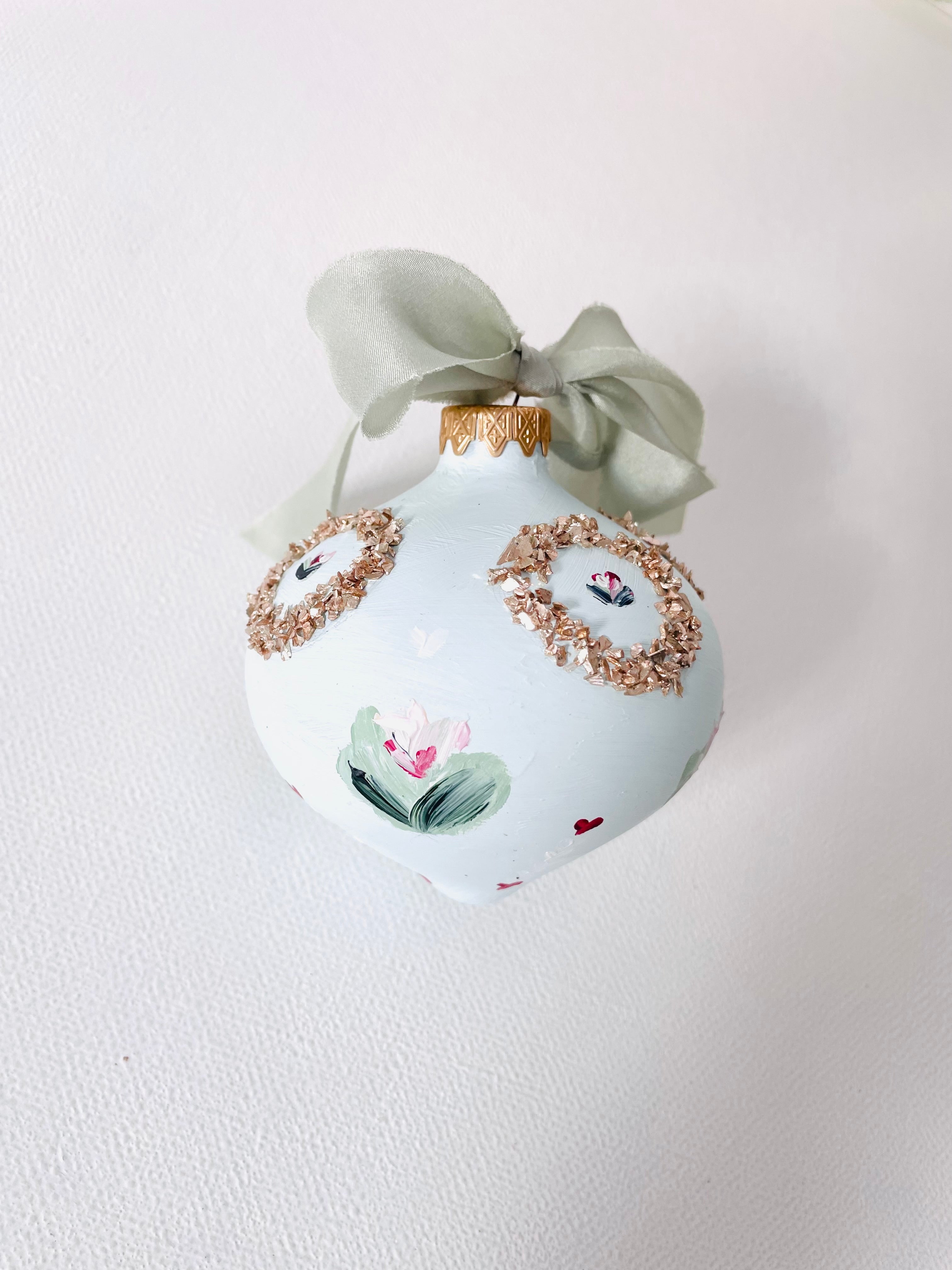 Bauble 04