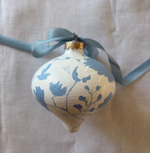Load image into Gallery viewer, Bauble - Blue Chinoiserie
